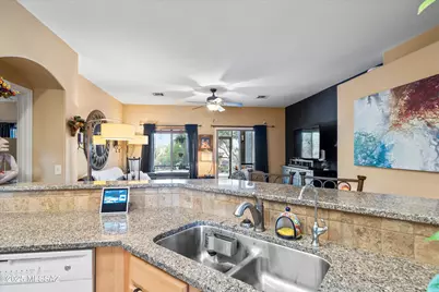 93 E Calle Vivaz, Green Valley, AZ 85614 - Photo 9