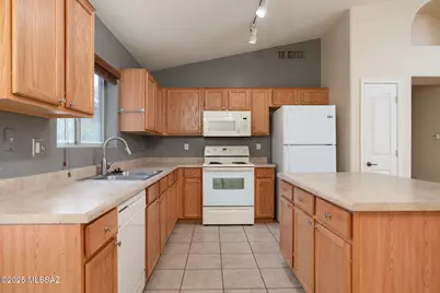 60198 E Verde Vista Court, Tucson, AZ 85739 - Photo 7