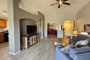 39577 Diamond Bay Dr, Tucson, AZ 85739 - Photo 7