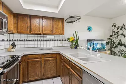 2729 N La Cienega Drive, Tucson, AZ 85715 - Photo 13