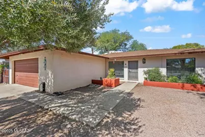 2729 N La Cienega Drive, Tucson, AZ 85715 - Photo 1