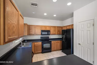 7563 E Fair Meadows Loop, Tucson, AZ 85756 - Photo 11