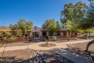 387 S Paseo Quinta, Green Valley, AZ 85614 - Photo 3