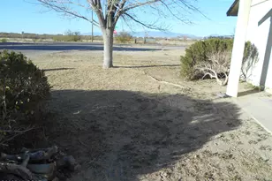 104 S Casas Lindas Dr, Willcox, AZ 85643 - Photo 7