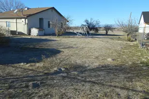 104 S Casas Lindas Dr, Willcox, AZ 85643 - Photo 11