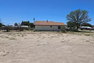 104 S Casas Lindas Dr, Willcox, AZ 85643 - Photo 5