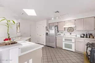 6360 N Craycroft Rd, Tucson, AZ 85750 - Photo 13