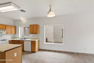 7333 W Sunset Mountain Dr, Tucson, AZ 85743 - Photo 9