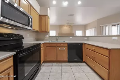 10889 E Walking Stick Drive, Tucson, AZ 85748 - Photo 13