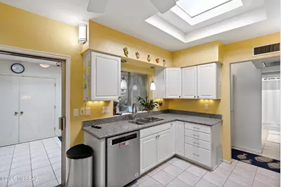 211 S Circulo Napa, Green Valley, AZ 85614 - Photo 7