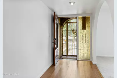 11202 E Chuckwagon Circle, Tucson, AZ 85749 - Photo 3