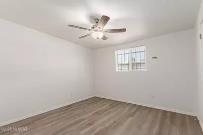 256-262 N Melwood Avenue, Tucson, AZ 85745 - Photo 17