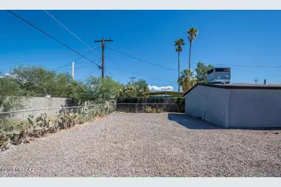 4215 E Camino De Palmas #B, Tucson, AZ 85711 - Photo 3