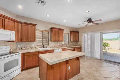 17621 S Bronze Mountain Pass, Vail, AZ 85641 - Photo 11