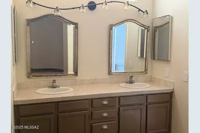 788 W Fountain Creek Drive, Green Valley, AZ 85614 - Photo 11