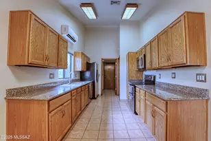 7886 N Roundstone Dr, Tucson, AZ 85741 - Photo 9