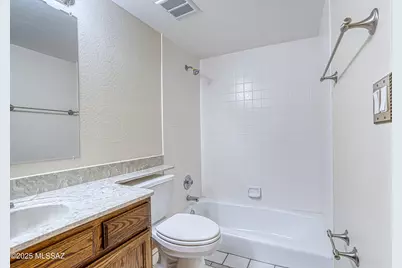 7886 N Roundstone Drive, Tucson, AZ 85741 - Photo 31