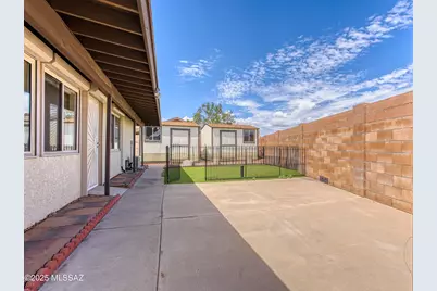 7886 N Roundstone Drive, Tucson, AZ 85741 - Photo 37
