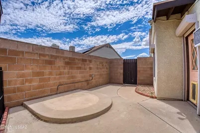 7886 N Roundstone Drive, Tucson, AZ 85741 - Photo 35