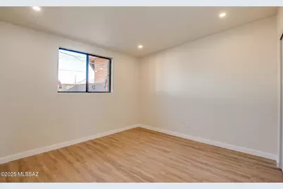 2126 W Calle Fortunado, Tucson, AZ 85705 - Photo 17