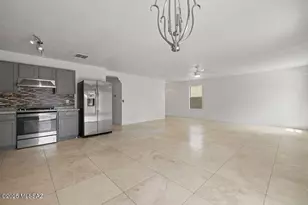 6126 S Earp Wash Ln, Tucson, AZ 85706 - Photo 9