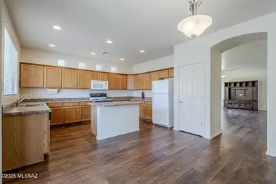 3517 N Camino La Jicarrilla, Tucson, AZ 85712 - Photo 5