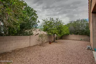 9690 E Country Ct, Tucson, AZ 85749 - Photo 35