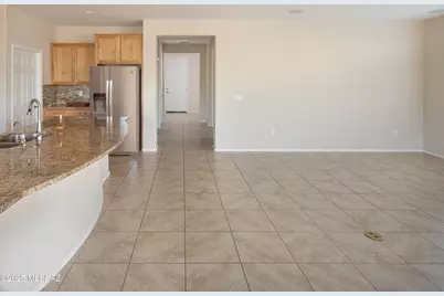 6806 W Cliff Spring Trail, Marana, AZ 85658 - Photo 7