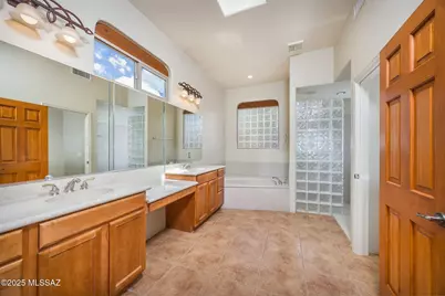2436 W Ogle Wash Place, Oro Valley, AZ 85742 - Photo 17