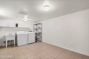 833 E Helen St, Tucson, AZ 85719 - Photo 33