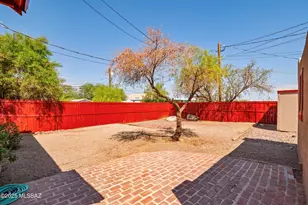 833 E Helen St, Tucson, AZ 85719 - Photo 9