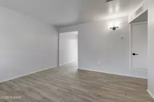 350 N Silverbell Rd, Tucson, AZ 85745 - Photo 9