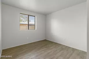 350 N Silverbell Rd, Tucson, AZ 85745 - Photo 13