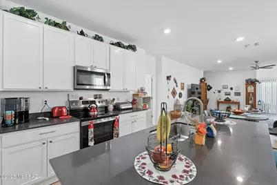 10472 W Thetford Lane, Marana, AZ 85653 - Photo 7