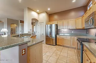 2131 W Calle Guatamote, Green Valley, AZ 85622 - Photo 17