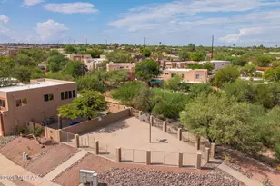 821 N Borderland Ln, Tucson, AZ 85748 - Photo 31