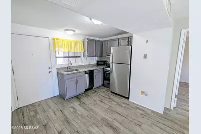 302 S Paseo Lobo #C, Green Valley, AZ 85614 - Photo 13