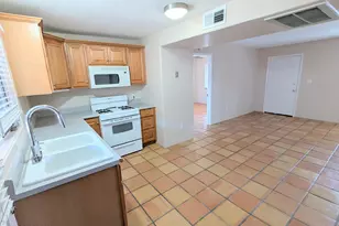 515 S La Canada Dr, Green Valley, AZ 85614 - Photo 13