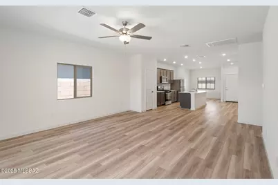 21905 E Pebbles Avenue, Red Rock, AZ 85145 - Photo 7