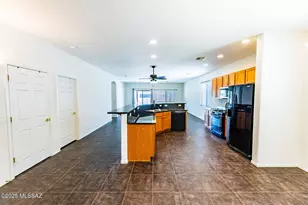 7258 S Millers Tale Dr, Tucson, AZ 85756 - Photo 5