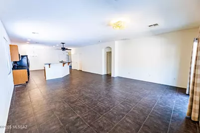 7258 S Millers Tale Drive, Tucson, AZ 85756 - Photo 9