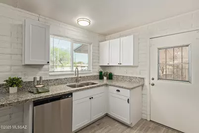2135 N 3rd Avenue, Tucson, AZ 85705 - Photo 13