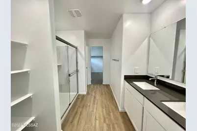 10418 W Guildford Lane, Marana, AZ 85653 - Photo 9