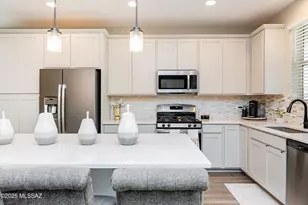 7749 S Crested Spring Dr, Tucson, AZ 85757 - Photo 11