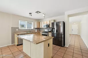 332 E River Birch Pl, Sahuarita, AZ 85629 - Photo 9