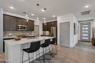 1618 E Horned Lark Dr, Green Valley, AZ 85614 - Photo 5