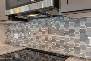 1618 E Horned Lark Dr, Green Valley, AZ 85614 - Photo 9