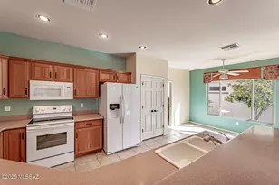 4691 S Piccadilly Dr, Green Valley, AZ 85622 - Photo 13