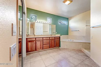 4691 S Piccadilly Drive, Green Valley, AZ 85622 - Photo 25