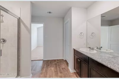 10401 W Guildford Lane, Marana, AZ 85653 - Photo 13